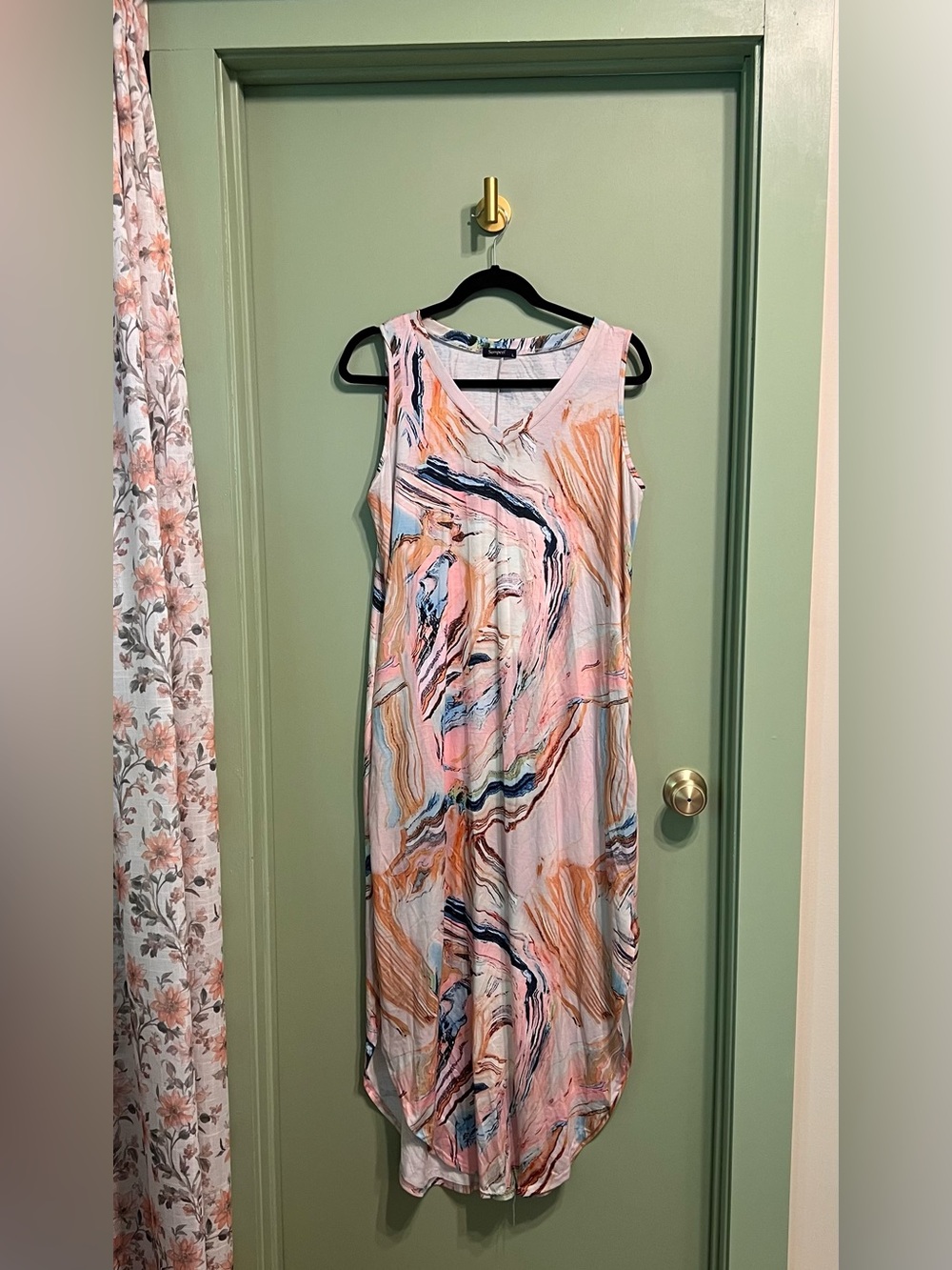 Sleeveless Marble-Print Maxi Dress in Pink and Peach